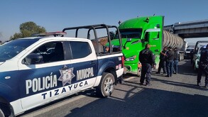 Robo de pipa desata persecución en la México-Pachuca; así fue recuperado el vehículo de carga.