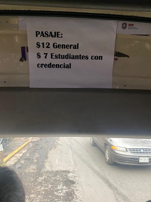 Anuncio del aumento al pasaje en unidades de Xalapa, Veracruz.