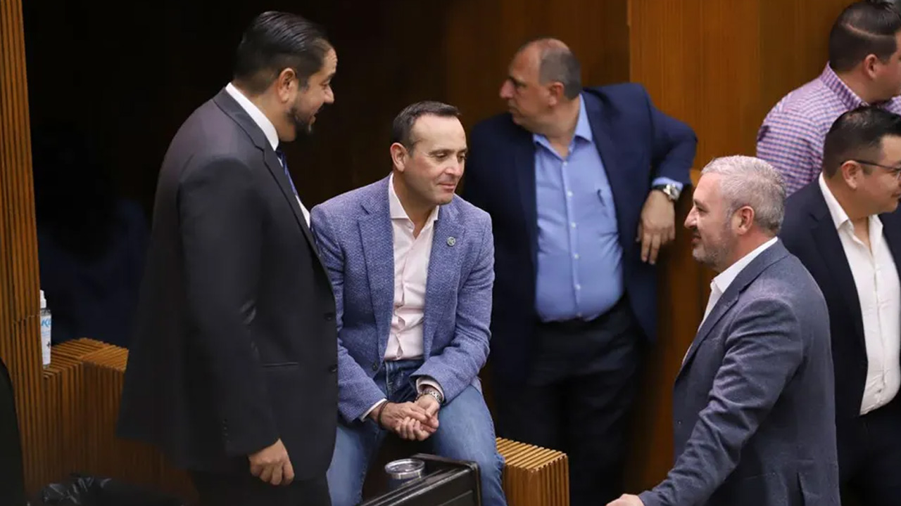 Programa conducido por Luis Carlos Ortiz, Erik Rocha y Ady Cabriales, martes 27 de enero de 2026.