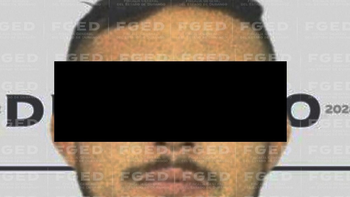 Cara de hombre censurada con rectángulo en color negro