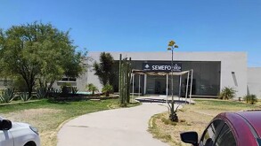 Instalaciones de Semefo, donde arribó el cuerpo de un hombre que murió tras caer de un andamio en Topia, Durango.