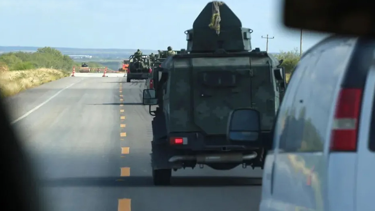Nueve presuntos integrantes de un grupo delictivo fueron detenidos en Doctor Coss por Fuerza Civil, Defensa y Guardia Nacional.