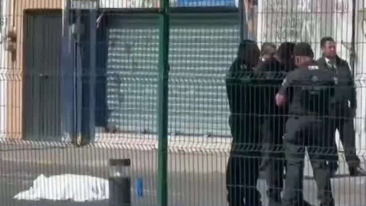 Un adulto mayor murió tras ser atropellado por una unidad de transporte público en Toluca, en el cruce de Las Torres y Pino Suárez.