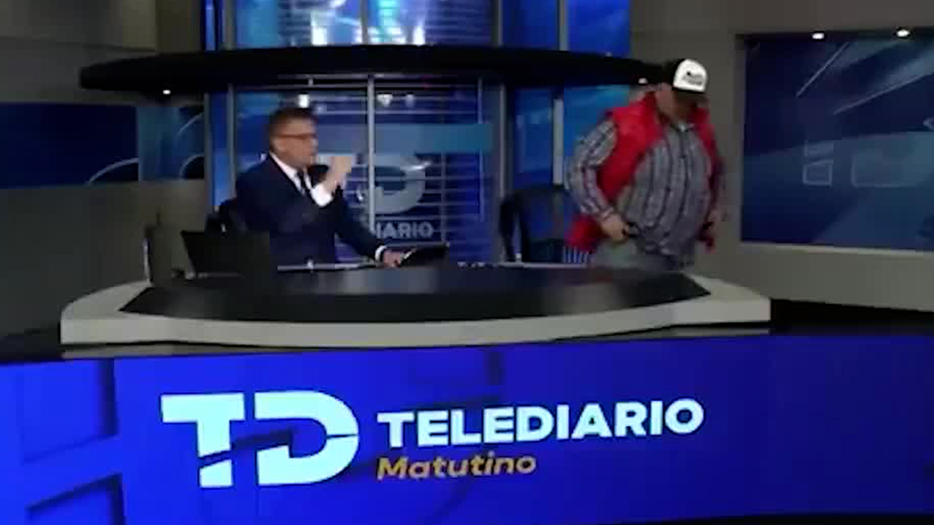 En Telediario Radio, el conductor dio su opinión tras el cierre polémico de su entrevista matutina.