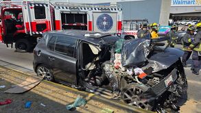 Imágenes del vehículo siniestrado que conducía Luz María 'N', en Vía Atlixcáyotl y que causó la muerte de Mayca Álvarez.