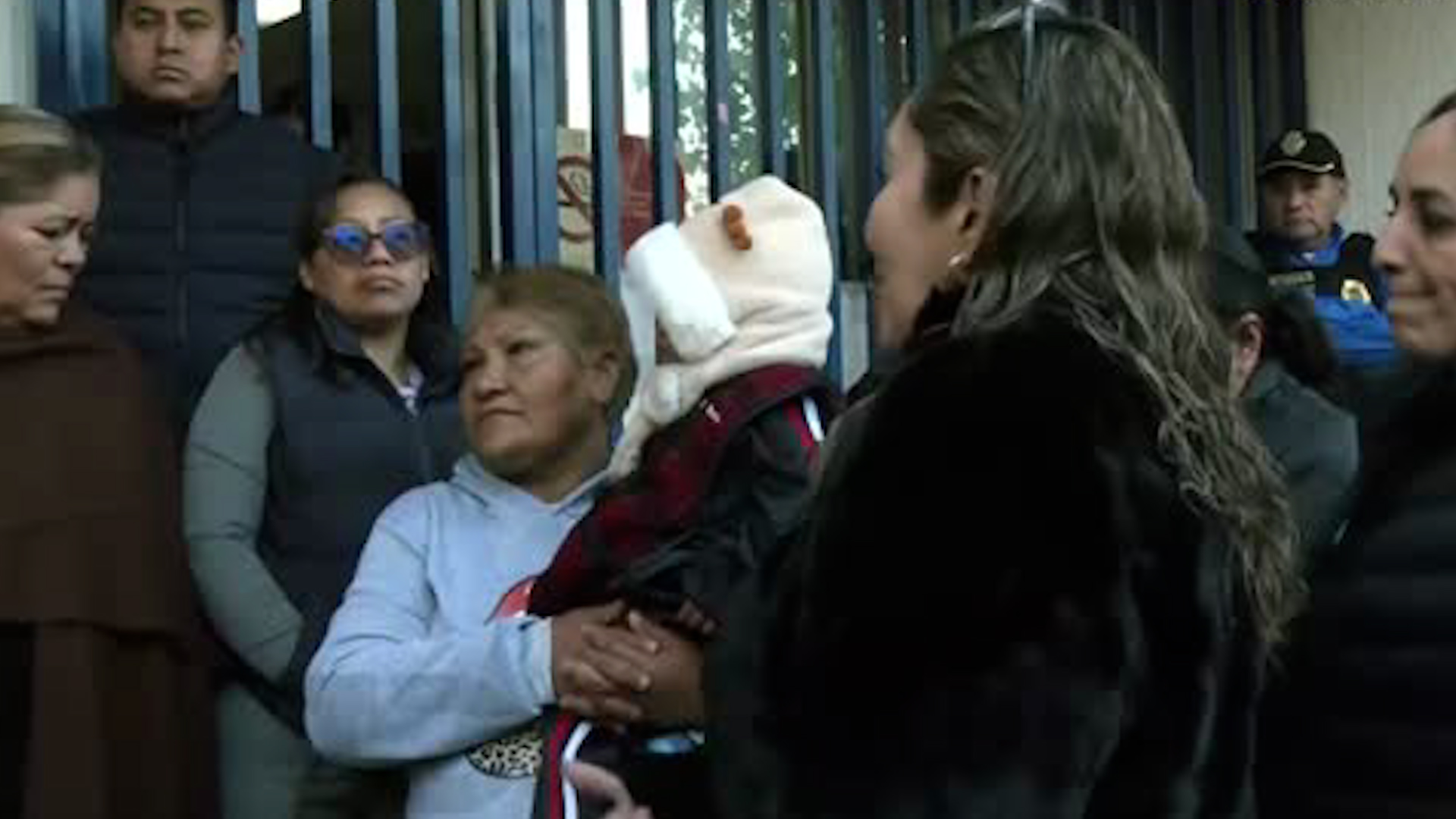 Padres de familia y trabajadores denuncian que la nueva administración ha sido negligente.