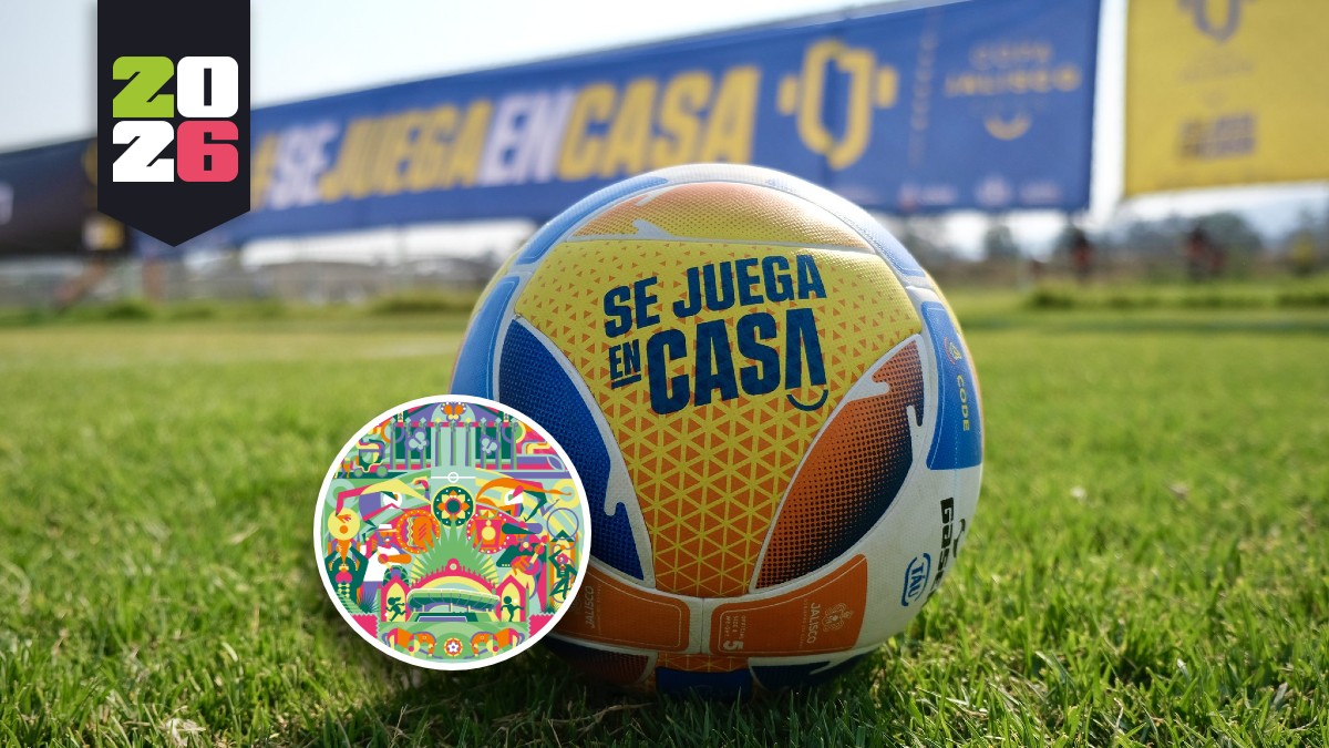 Un balón de fútbol con la frase 