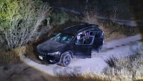 El ataque derivó en un intercambio de disparos, durante el cual tres oficiales de la corporación resultaron lesionados.