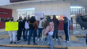 Imágenes de la manifestación de docentes de la SEP en Puebla.