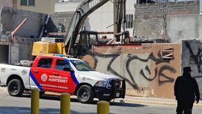 Movilización policiaca por hombre aplastado en Monterrey