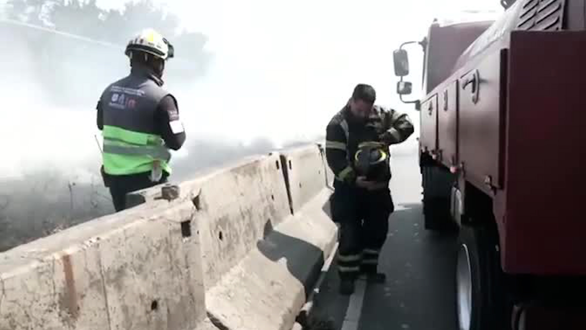 La columna de humo alertó a personal del Metro, debió a la presencia de las instalaciones eléctricas de la misma institución en la zona.