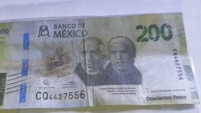 Billete falso de 200 pesos en Guadalajara tras detención de joven que portaba dinero apócrifo.