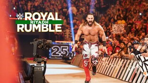Seth Rollins entrando al Royal Rumble de 2024.