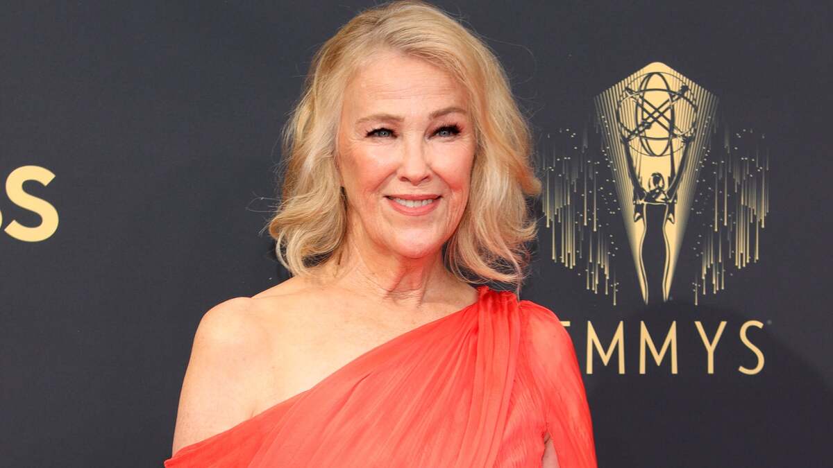 Catherine O'Hara estuvo presente en las últimas ediciones de los Golden Globes.