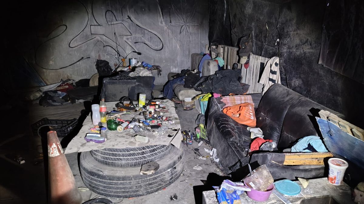 Lugar con sustancias ilícitas, completamente contaminado.