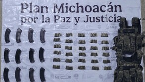 Elementos de fuerzas estatales y federales realizaron un operativo en la zona serrana de Buenavista Tomatlán.