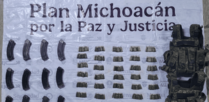 Elementos de fuerzas estatales y federales realizaron un operativo en la zona serrana de Buenavista Tomatlán.