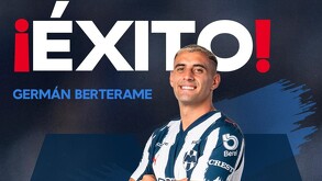 Germán Berterame en la foto donde es despedido por Rayados.