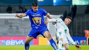Pumas vs Santos en el estadio Olímpico Benito Juárez.