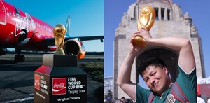 Gente reunida en el Monumento a la Revolución.