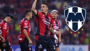 Uros Durdevic celebra gol con los rojinegros del Atlas.