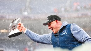 Head Coach de Patriots, Mike Brabel.