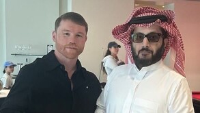 Saúl 'Canelo' Álvarez y Turki Alalshikh.