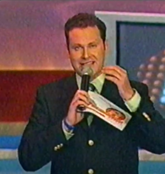 Uno de los momentos claves en la carrera de Tacher fue su rol como conductor de “La Academia”, el reality musical que marcó una era en la televisión mexicana.