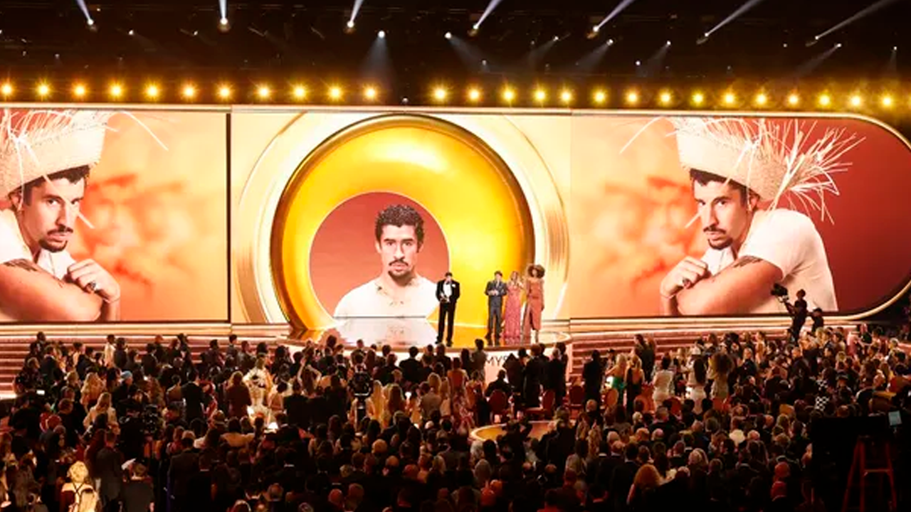 En la ceremonia de los Premios Grammy, artistas como Bad Bunny, J Balvin, Billie Eilish, Justin Bieber, entre otros, alzaron la voz en contra de ICE.