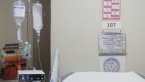 Sala de un paciente con cáncer en un hospital de Puebla.