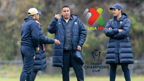 Efraín Juárez dirigiendo a Pumas previo al juego de ida contra San Diego FC en la Concachampions 2026.