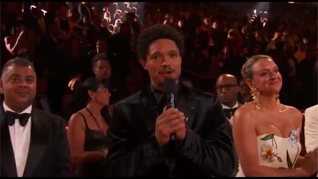El presidente Donald Trump explicó explotó tras los chistes de Trevor Noah en la ceremonia de los Premios Grammy 2026; amenazó con demandarlo.