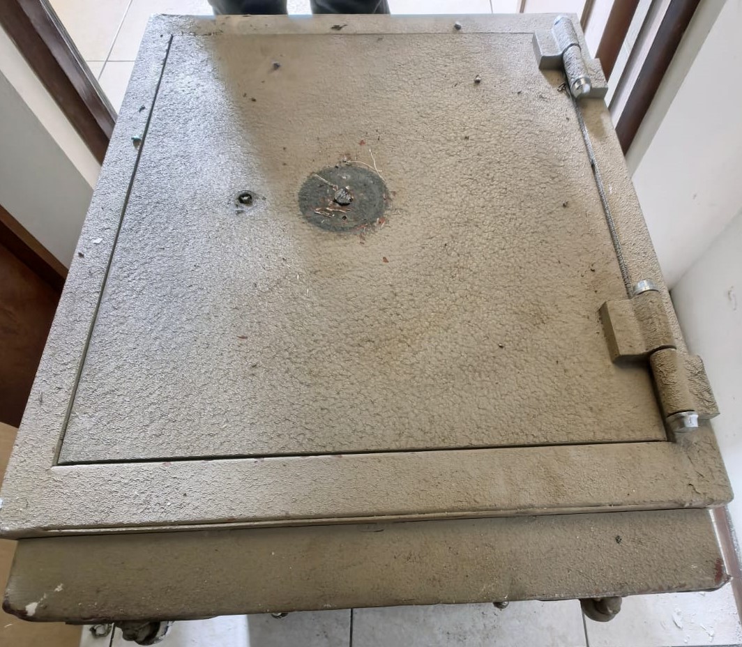 Caja fuerte robada en Mitras Centro en Monterrey. / Policía de Monterrey