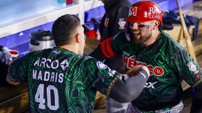 Madris y Ornelas festejando durante su participación en la Serie del Caribe 2026.