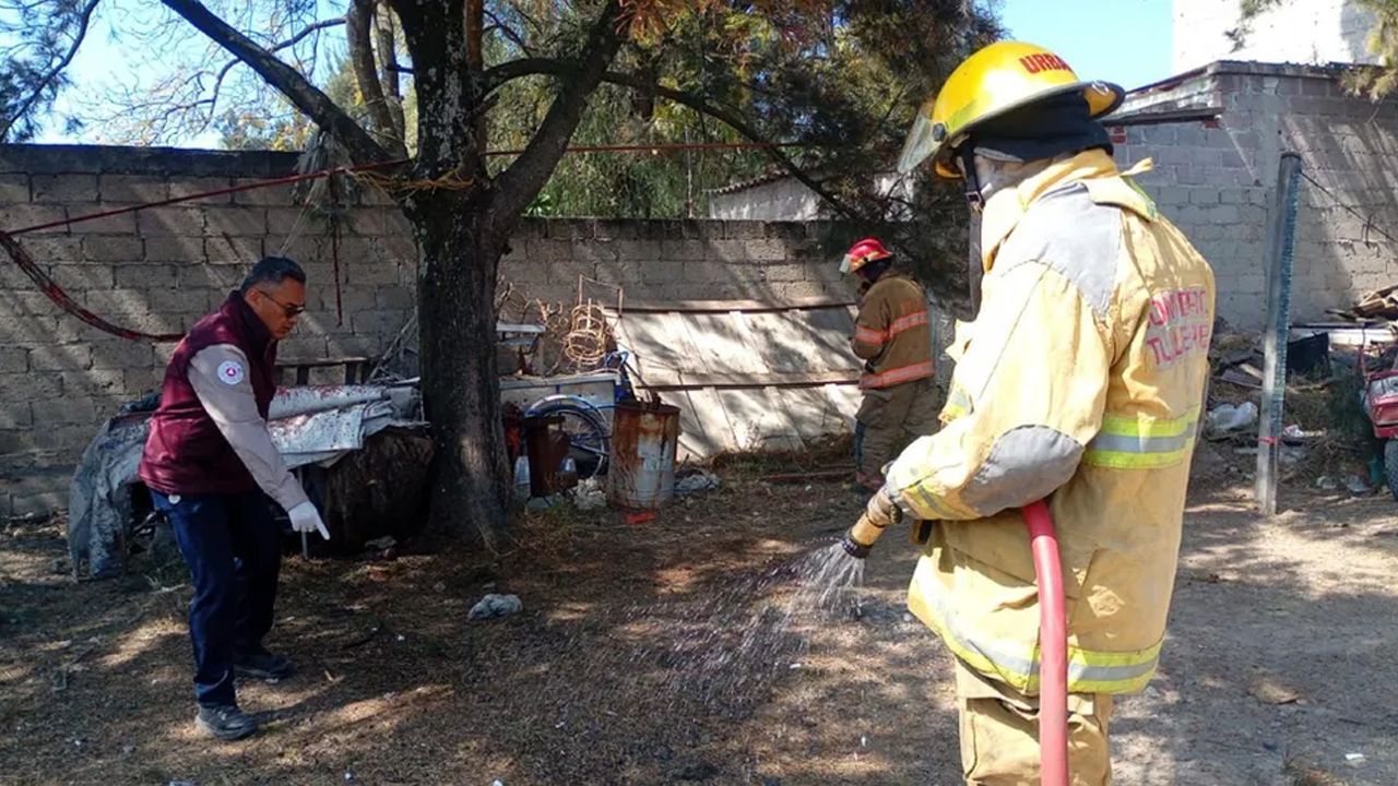 Una persona murió tras una explosión registrada en un taller clandestino de pirotecnia ubicado en una zona habitacional de Tultepec.