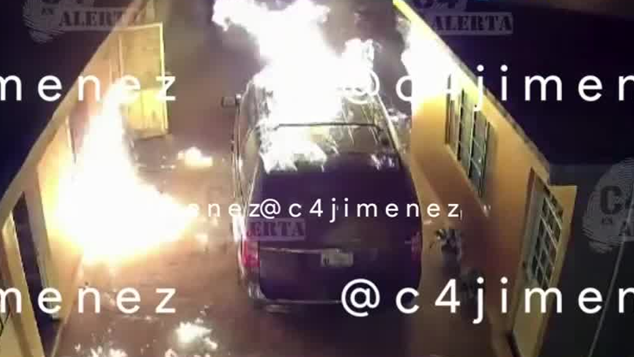 Carlos Jiménez exhibió a un grupo de presuntos extorsionadores que lanzan bombas molotov a viviendas en Coacalco para exigir dinero.
