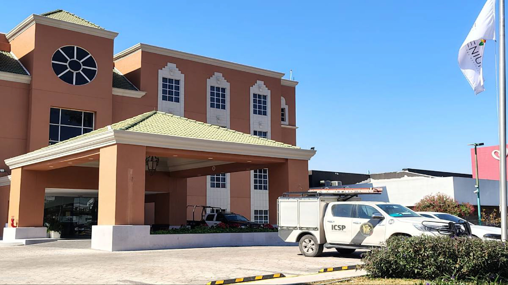 A reserva de los estudios periciales que corresponden, el ahora fallecido no presentaba signos de violencia.