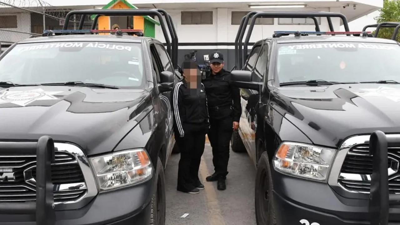 Elementos de la Policía de Monterrey auxiliaron a una mujer originaria de Texas que se encontraba desorientada en calles de la colonia Industrial.