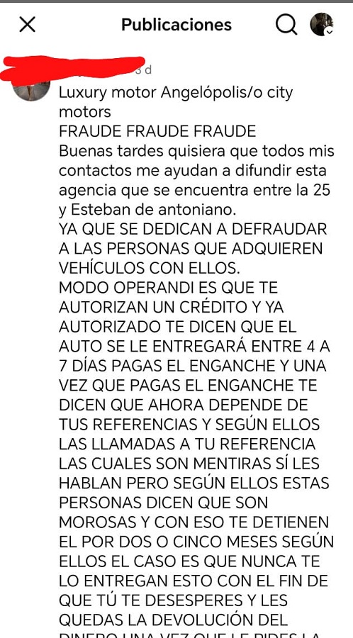 Mensaje de una mujer acusando por fraude a una agencia de autos en Puebla.