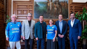 Foto de la reunión de la jefa de gobierno y presidente de Cruz Azul.