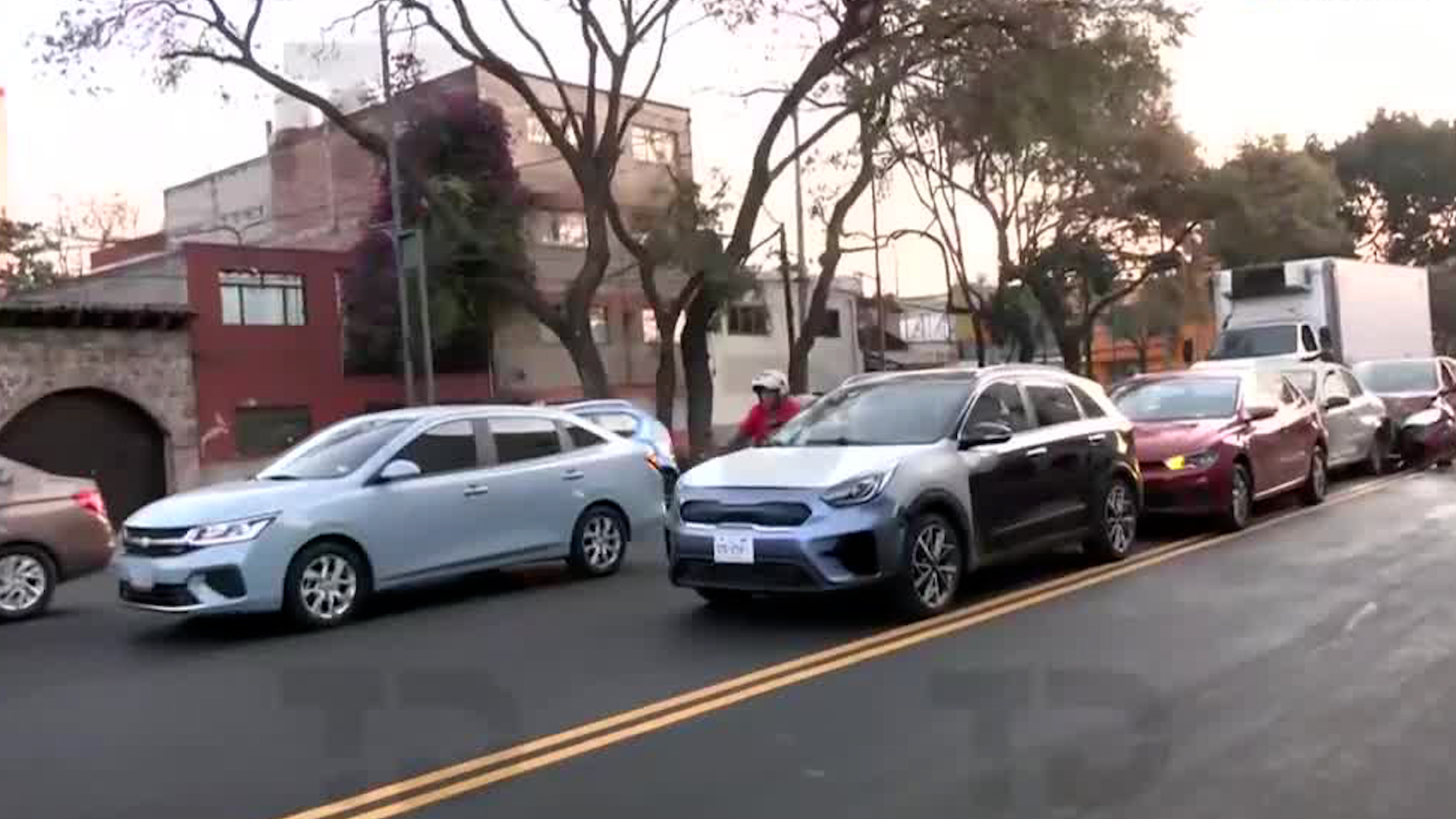 El incidente ocurrió sobre Eje 3 Sur. Presuntamente uno de los involucrados iba en el celular cuando ocurrieron los hechos.