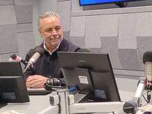 Alfonso Ramírez Cuéllar en entrevista sobre la situación política en Nuevo León.