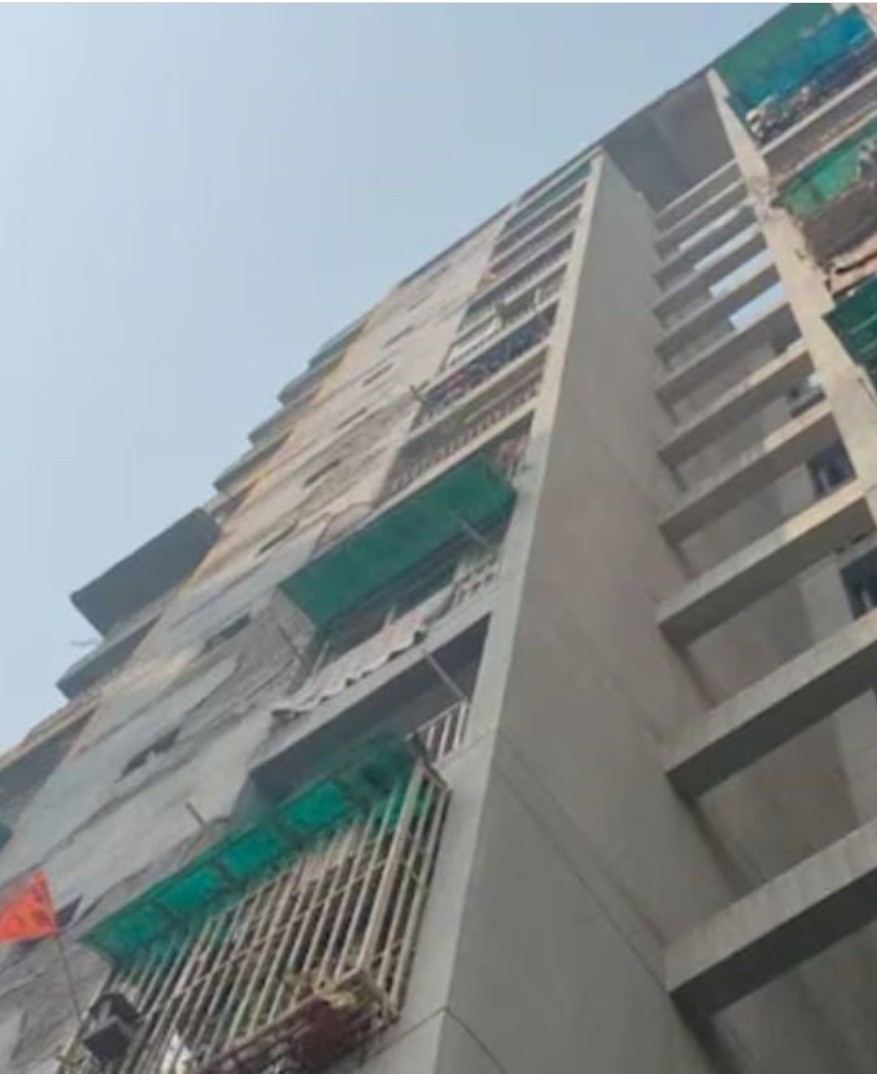 Una atmósfera de consternación envuelve a la ciudad de Ghaziabad, en la India, tras el hallazgo de tres hermanas sin vida.