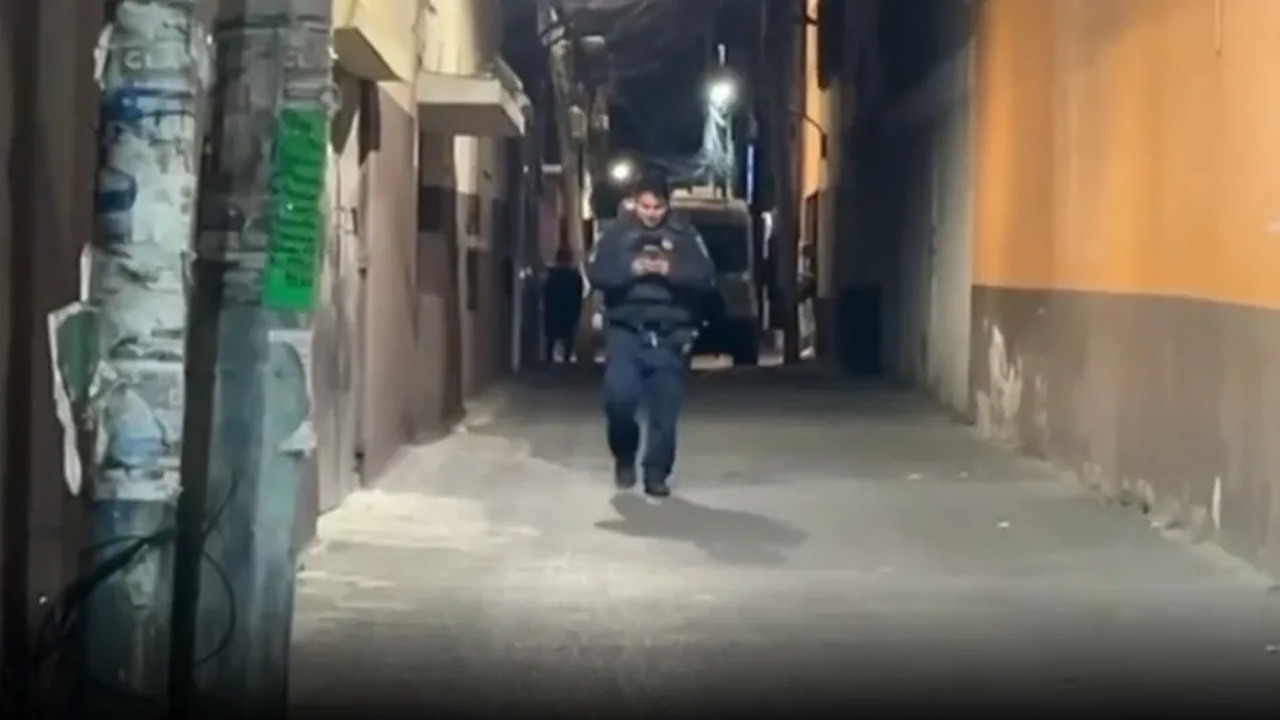 Autoridades de CdMx investigan la muerte de un elemento activo del Ejército Mexicano en una vivienda de la alcaldía Miguel Hidalgo.