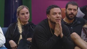 El cantante Lorenzo Méndez en el programa reality show ‘¿Apostarías por mí?’ junto a su actual pareja Claudia Galván