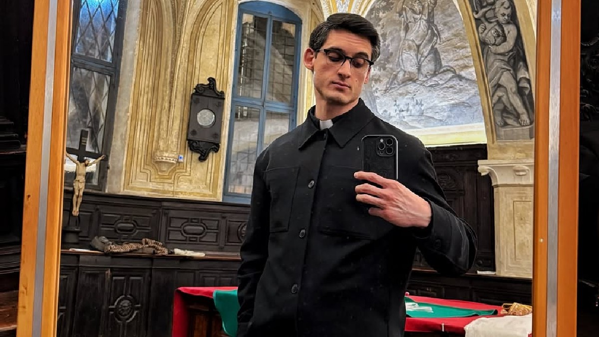 Don Alberto Ravagnani, un sacerdote influencer que anunció que abandonaba la iglesia al recibir críticas en redes sociales por hacer contenido fitness.