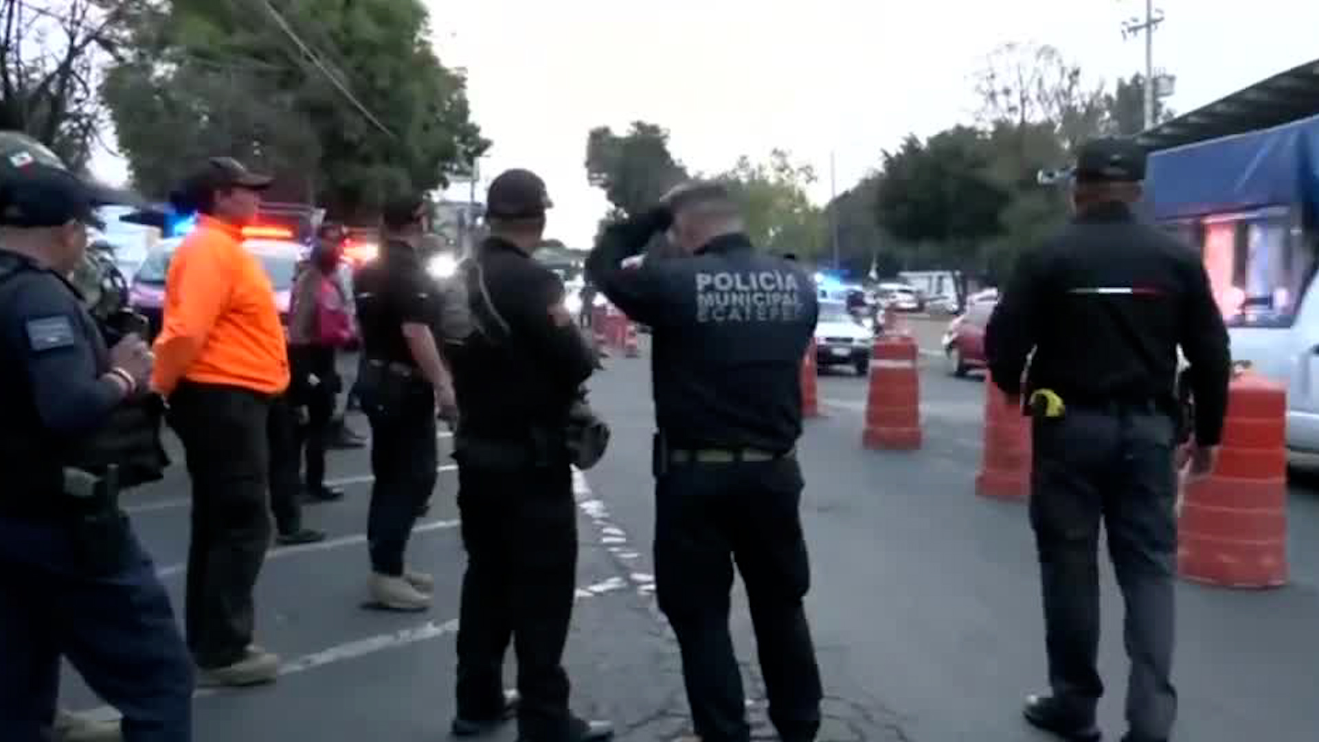 Tres personas fueron detenidas por posesión de marihuana durante las acciones.