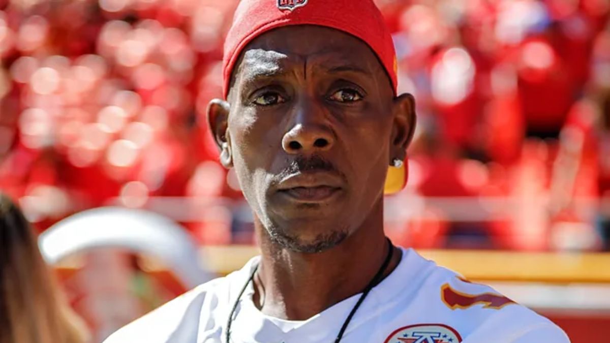 Patrick Mahomes Sr. apoyando a su hijo en un partido de los Kansas City Chiefs.