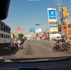 Revelan nuevo video del momento en el que camión de la Guardia Nacional atropella a motociclista en Ecatepec.