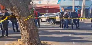 La zona fue acordonada mientras peritos realizaban las diligencias correspondientes tras el abatimiento de uno de los sospechosos.